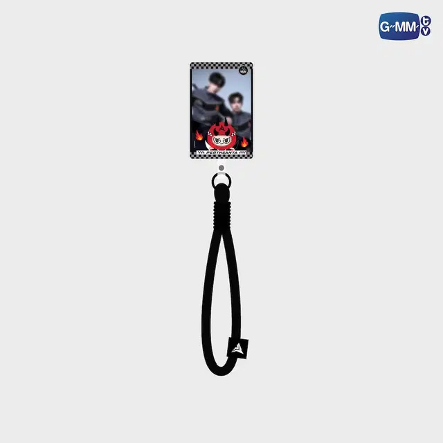 PERTHSANTA - LOVE OUT LOUD FAN FEST 2026: Domiia Phone Strap